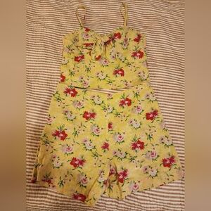Vintage Judy Hornby 2 piece top and shorts floral matching set! Cotton/linen